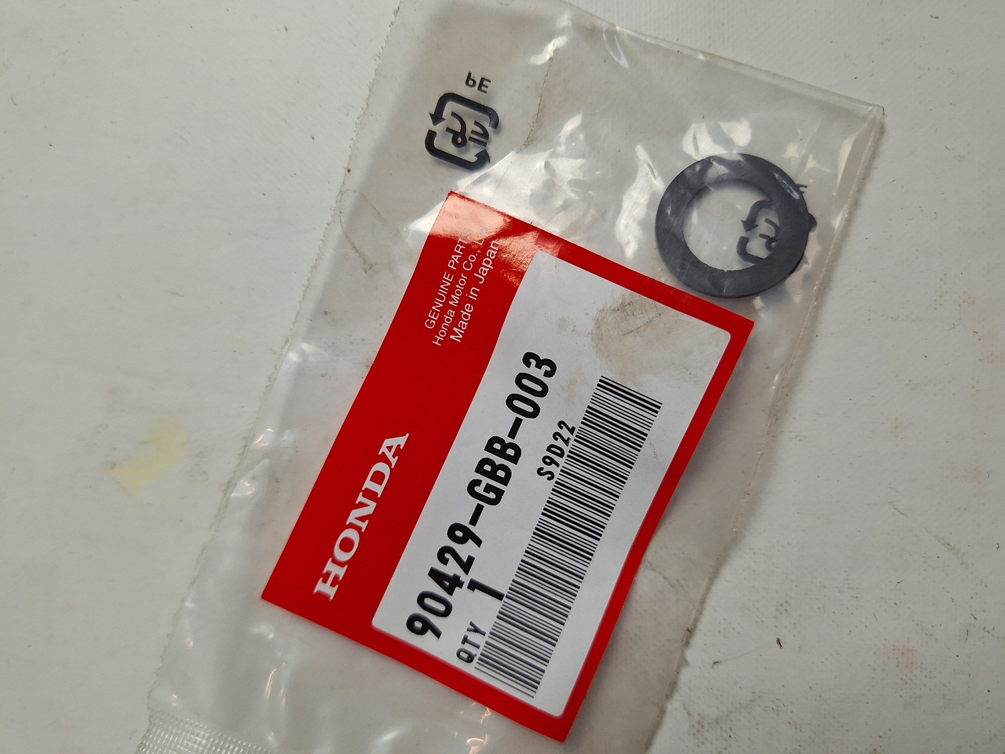 Picture of SEITENSCHEIBE 14MM  90429-GBB-003  